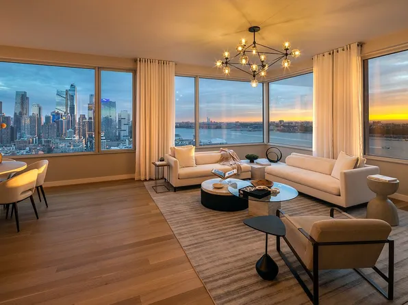 611 W 56th St #Penthouse 3, New York, NY 10019