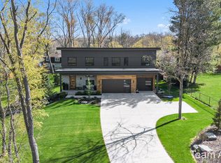 7455 Cascade Rd SE, Grand Rapids, MI 49546