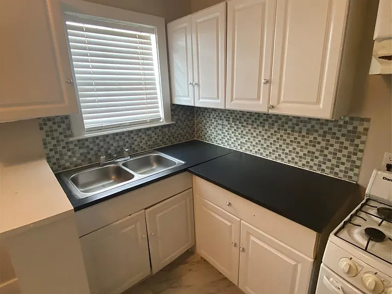 1624 Holman St #20 — Photo 2