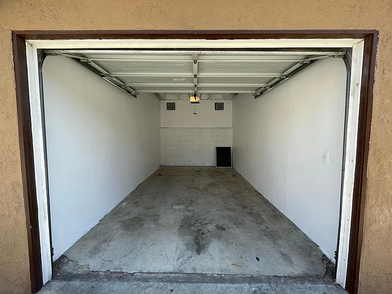 735 W 4th St — Photo 56