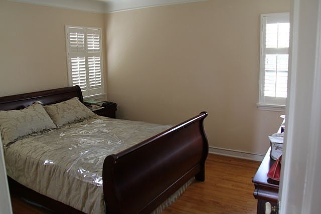 1st image of 617 W Glenoaks Blvd