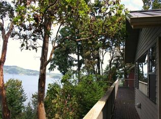 493 Highlands Dr, Eastsound, WA 98245