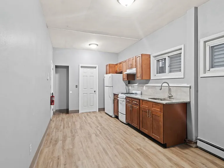133 Gregory Ave #2 — Photo 5
