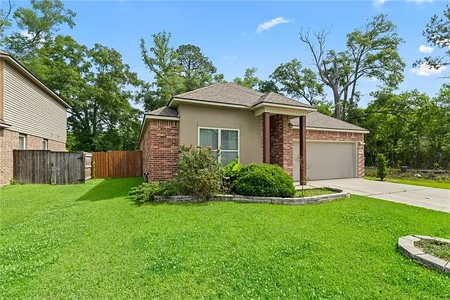 Building Photo - 16973 River Park Dr