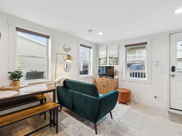 4 Keefe Avenue #B, Hampton, NH 03842