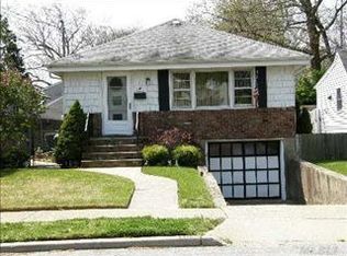 108 Suffolk Rd, Massapequa, NY 11758