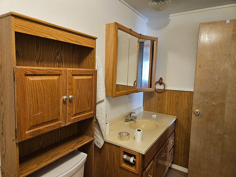 220 SE Hazelton Pl — Photo 6