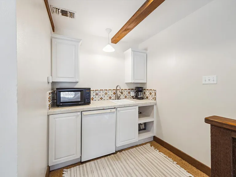 2510 Locke Ln — Photo 30
