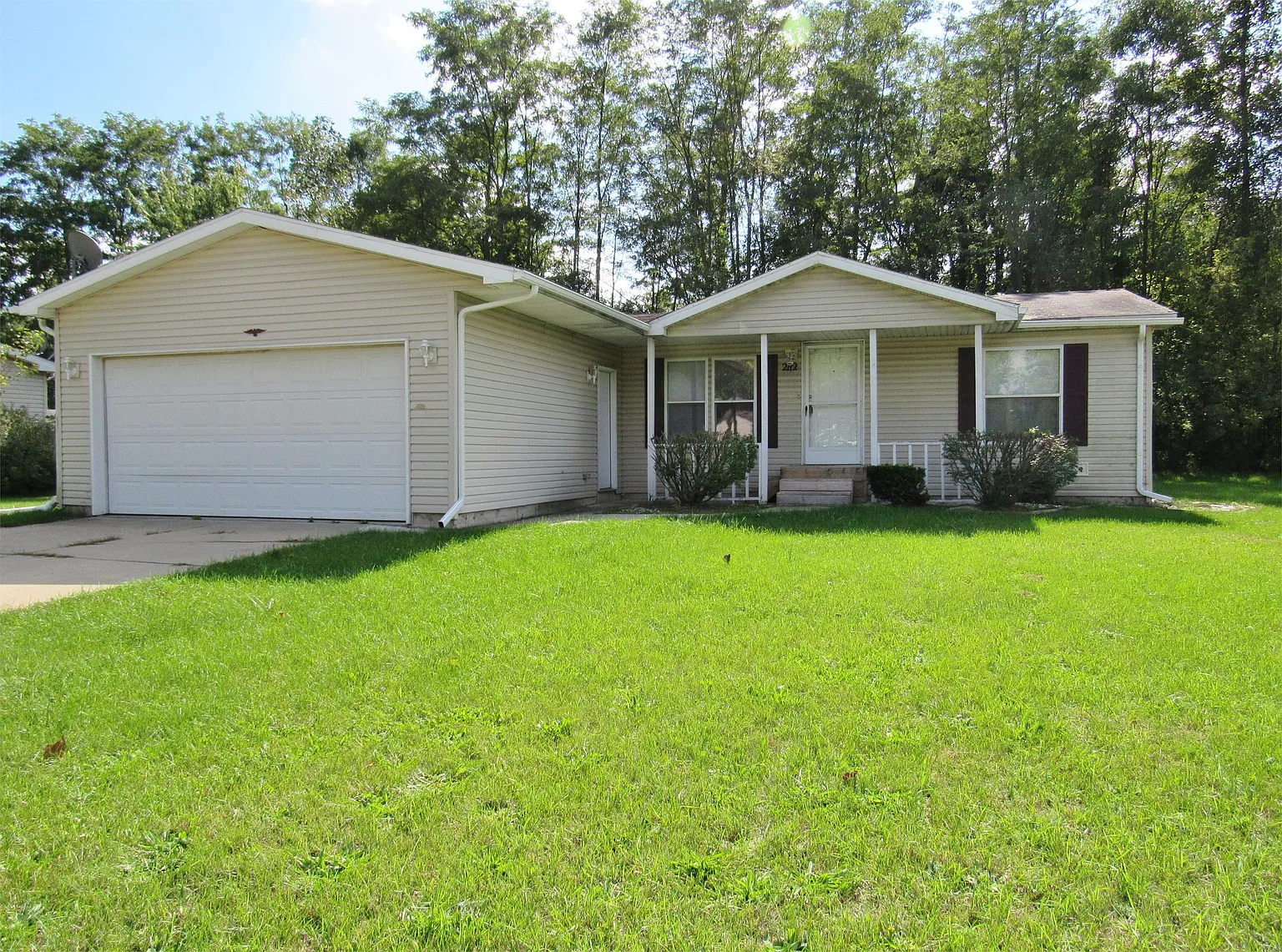 2112 W Ewing Ave photo 1