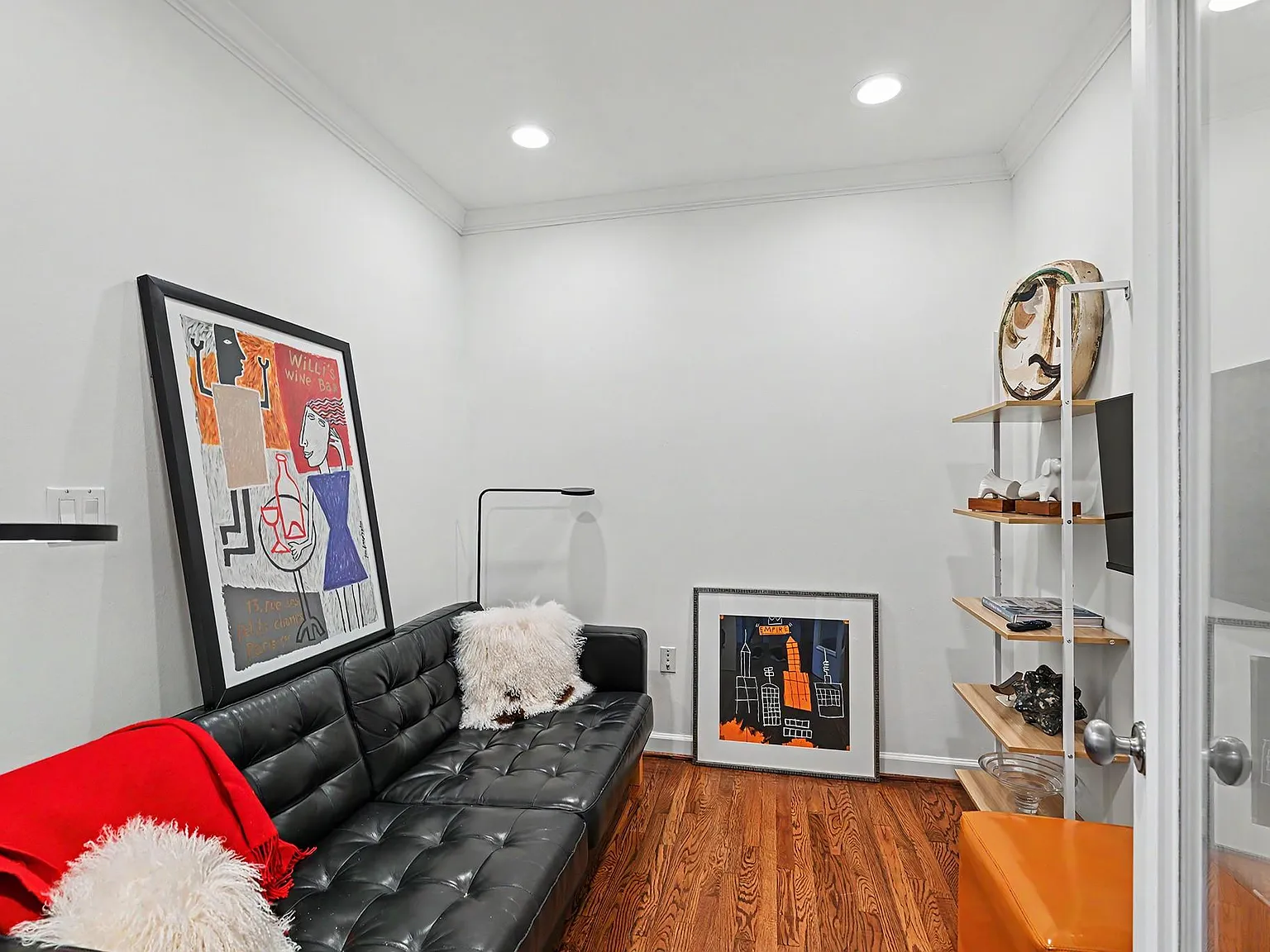1 bed, 1.5 bath, 1255 sqft, $4,350 — Photo 2