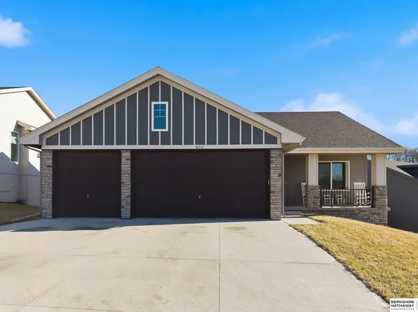 452 Eastwood Dr, Louisville, NE 68037