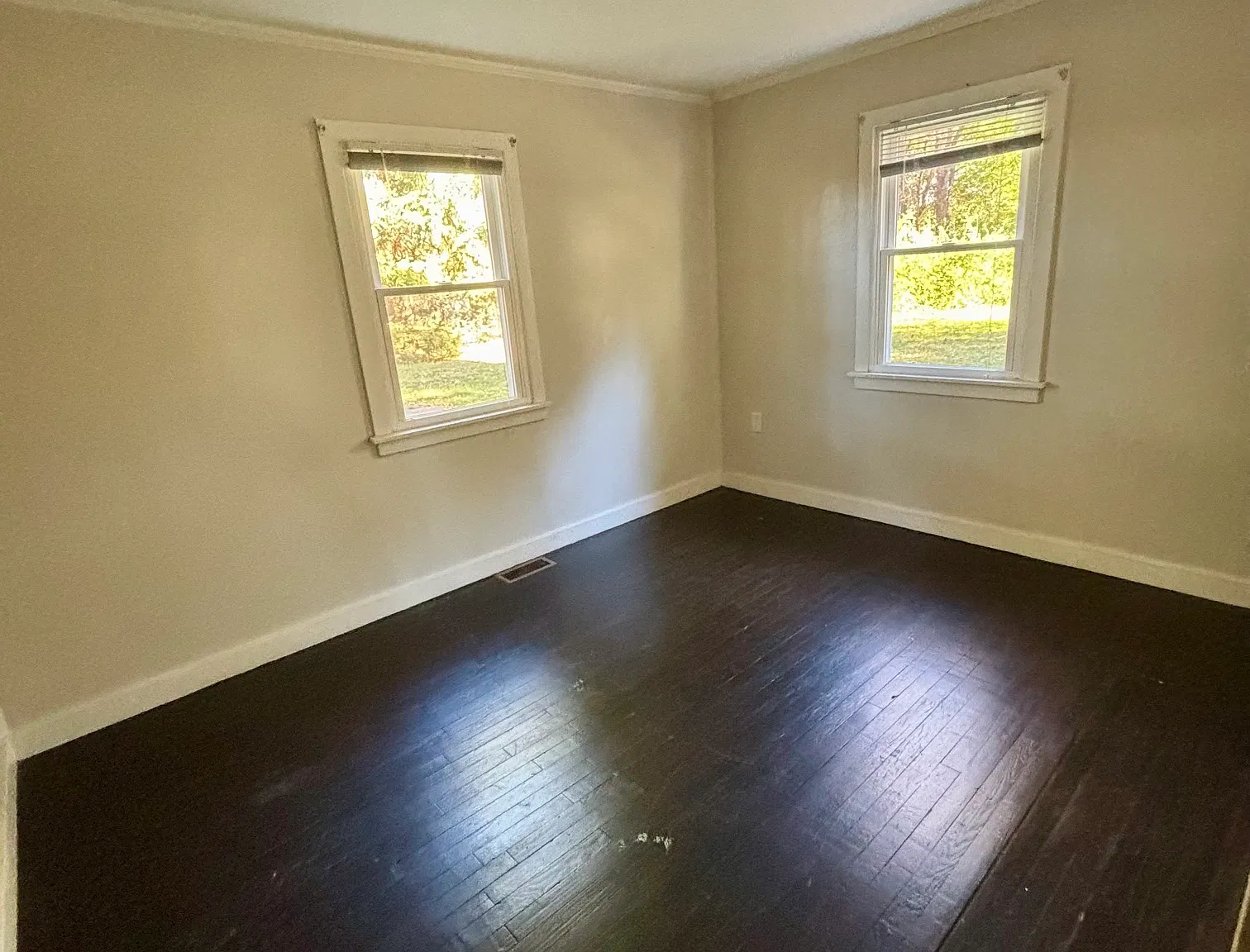 3 bed, $1,000 — Photo 1