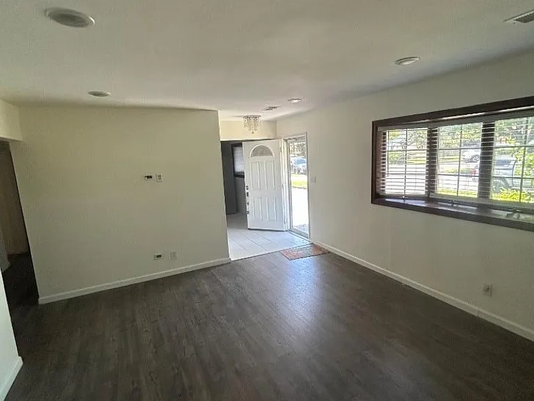 17 Raleigh Rd — Photo 4