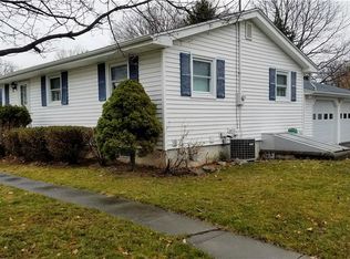 230 Erin Rd, Medina, NY 14103