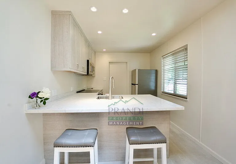 2061 Carolyn Way — Photo 7