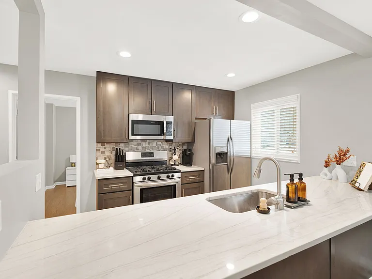1809 W Farnum Ave #3 — Photo 17