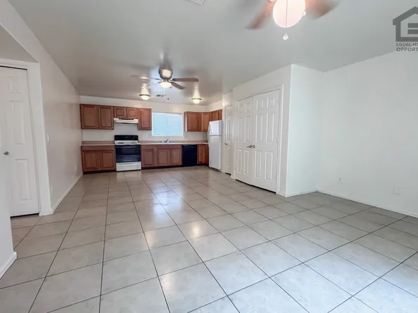 2 Bed/1 bath Downstairs Apartment at 40th St/Bell Rd, 18017 N 40th Pl #1801710, Phoenix, AZ 85032