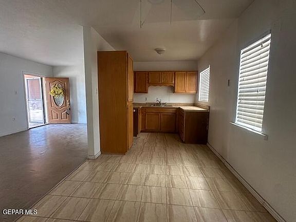 4th image of 1137 Cimarron St