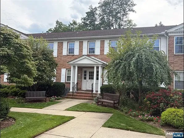 364 E Ridgewood Ave APT 8, Ridgewood, NJ 07450