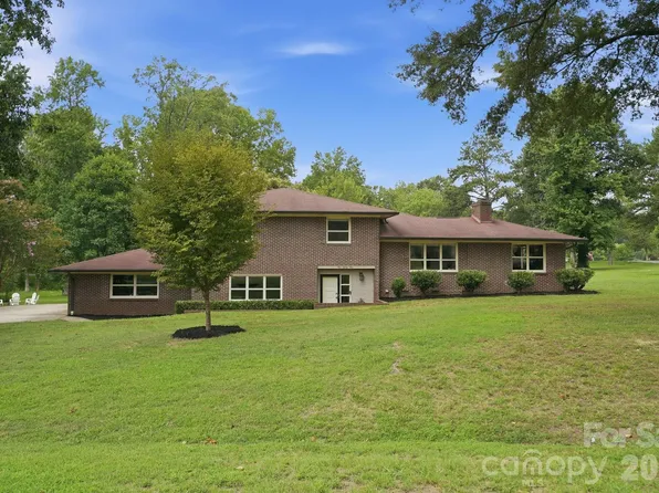 181 Woodlynn Dr, Charlotte, NC 28214