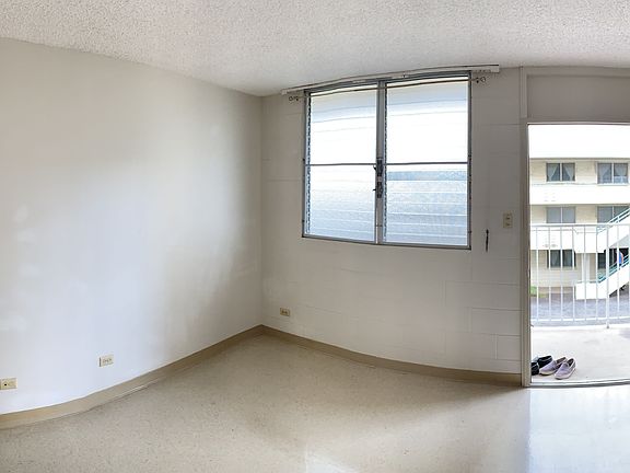 3rd image of 2122 Lime St APT 304
