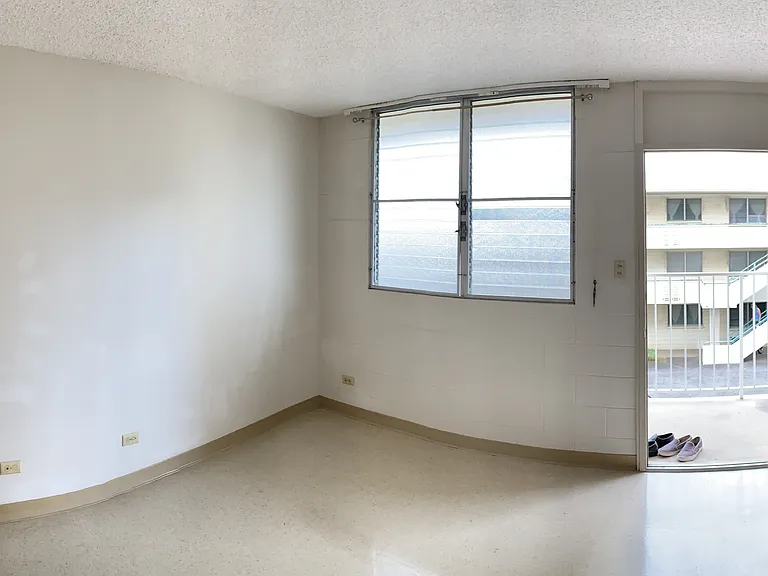 2122 Lime St #304 — Photo 3
