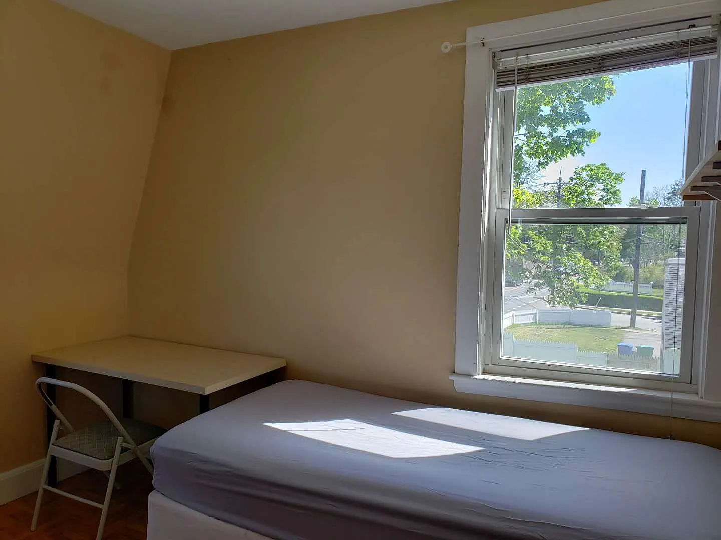 4 bed, 1250 sqft, $835 — Photo 3