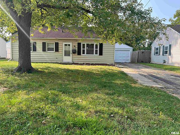 2nd image of 808 W Brons Ave