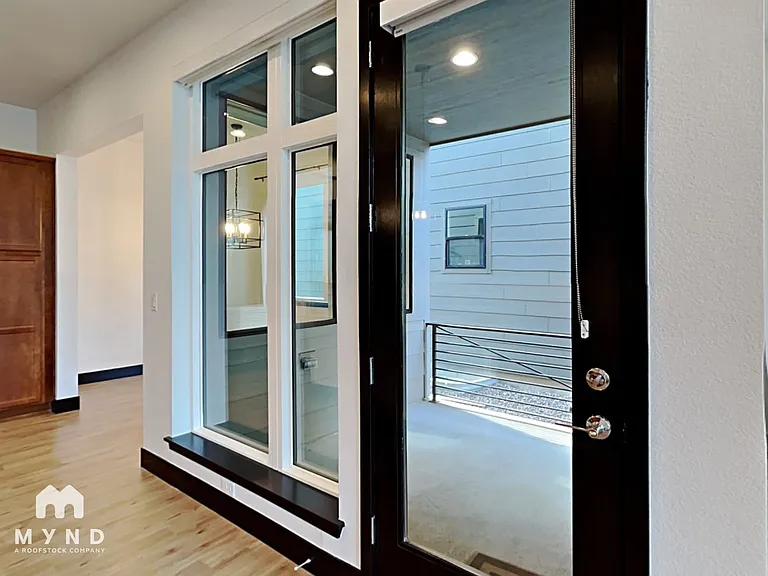 5894 Perth St — Photo 13