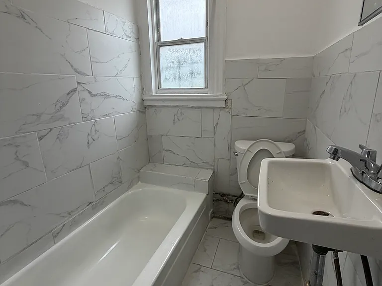 105 Maple St #3W — Photo 6