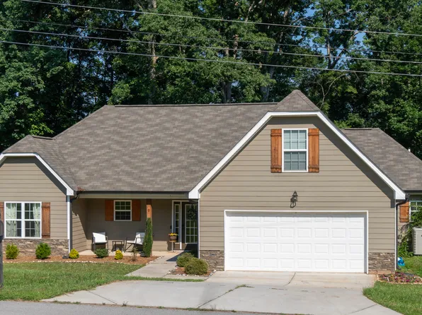 85 W East King Rd, Commerce, GA 30529