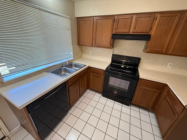 728 Bluebonnet Dr #C — Photo 5