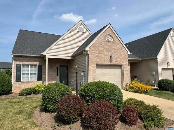 121 Bryant Dr, Waynesboro, VA 22980