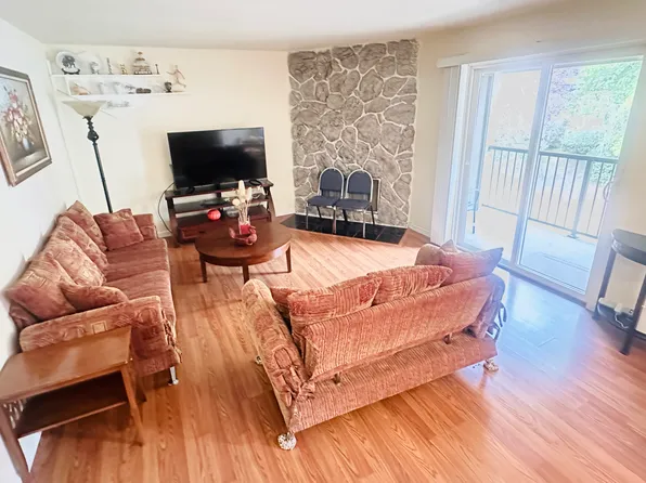 12520 NE 145th St APT E43, Kirkland, WA 98034
