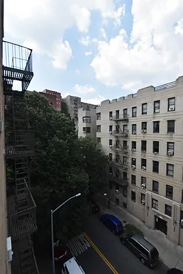 Rented by (Legacy) NY Quality Living Uptown | media 6