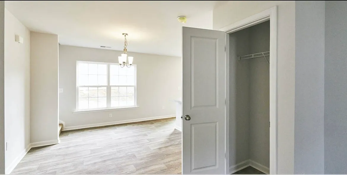 101 Mansfield Ct — Photo 4
