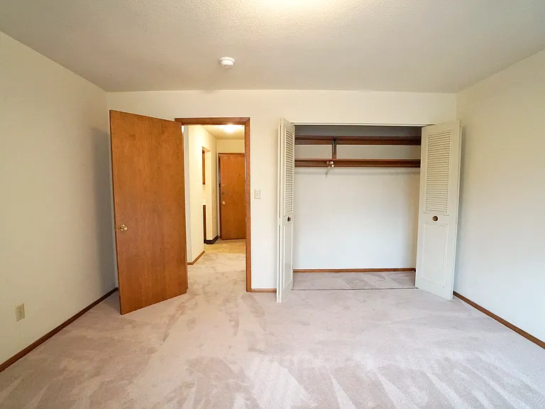 Colonial Terrace — Photo 28