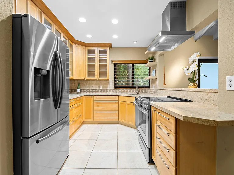 222 SE 16th Ave — Photo 7