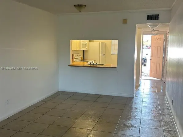 10425 NW 8th St #103, Hollywood, FL 33026