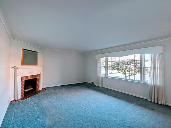 3rd image of 3004 Shirlee Dr