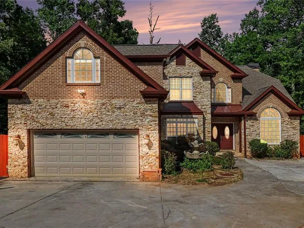 760 Links View Dr, Buford, GA 30518