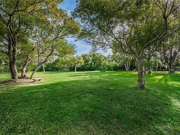2nd image of 719 Leeward Way