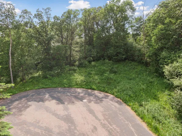 6128 Blackberry Trl, Inver Grove Heights, MN 55076