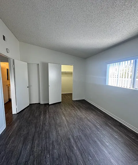 Westbay Apartments — Photo 82