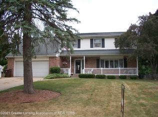 5020 Applewood Dr, Lansing, MI 48917