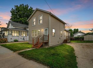 216 W 8th Ave, Oshkosh, WI 54902