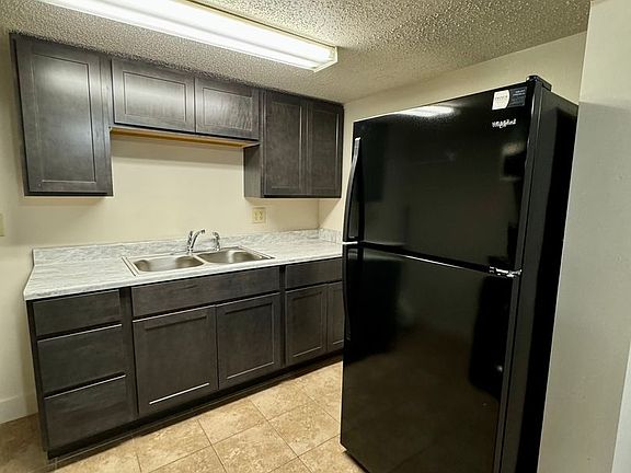 5th image of 412 Bruce St #11