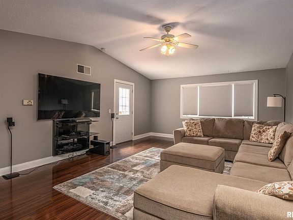 4th image of 2413 W 54th St