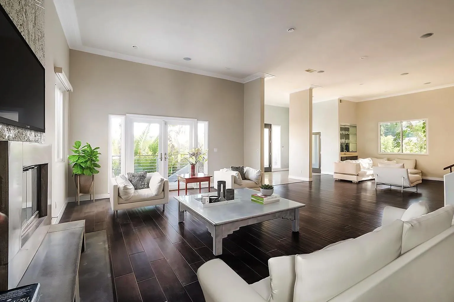 15316 Del Gado Dr — Photo 3