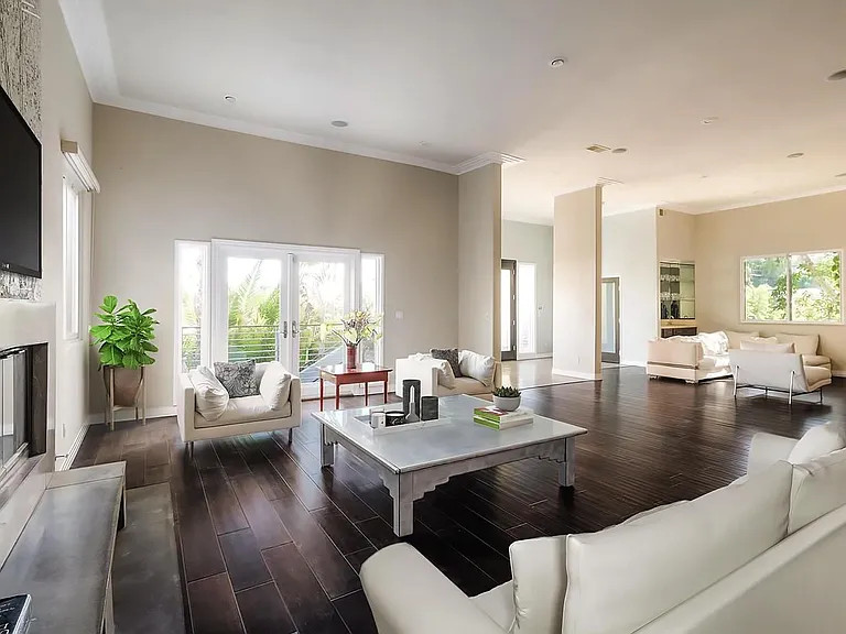 15316 Del Gado Dr — Photo 3